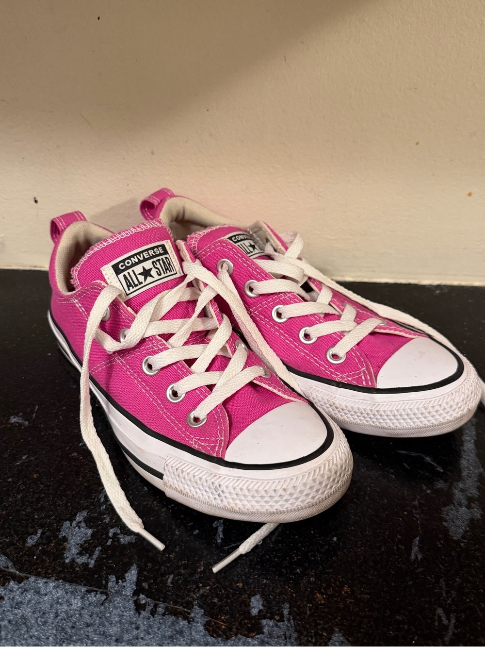 Converse Chuck Taylor All Star Low top Canvas Shoes Womens Pink SZ 6